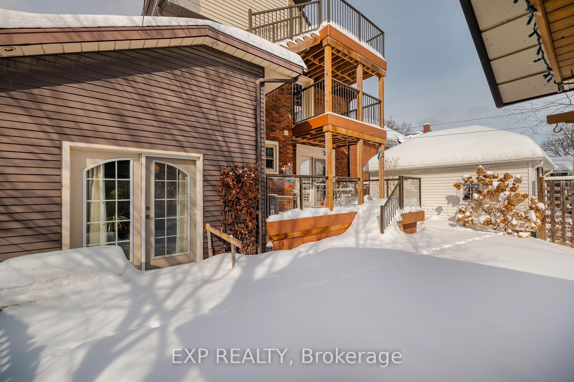 77 Borden Avenue photo 43