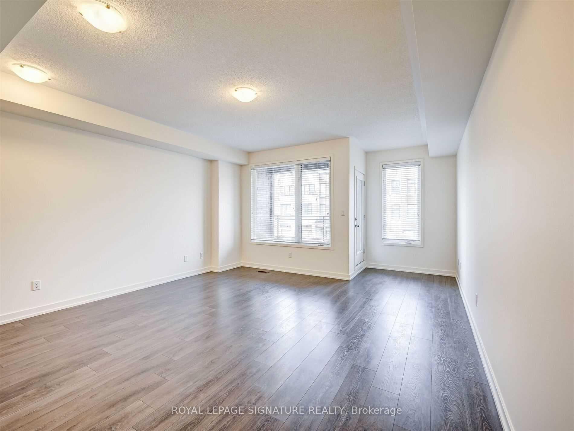 212 Huguenot Road photo 10