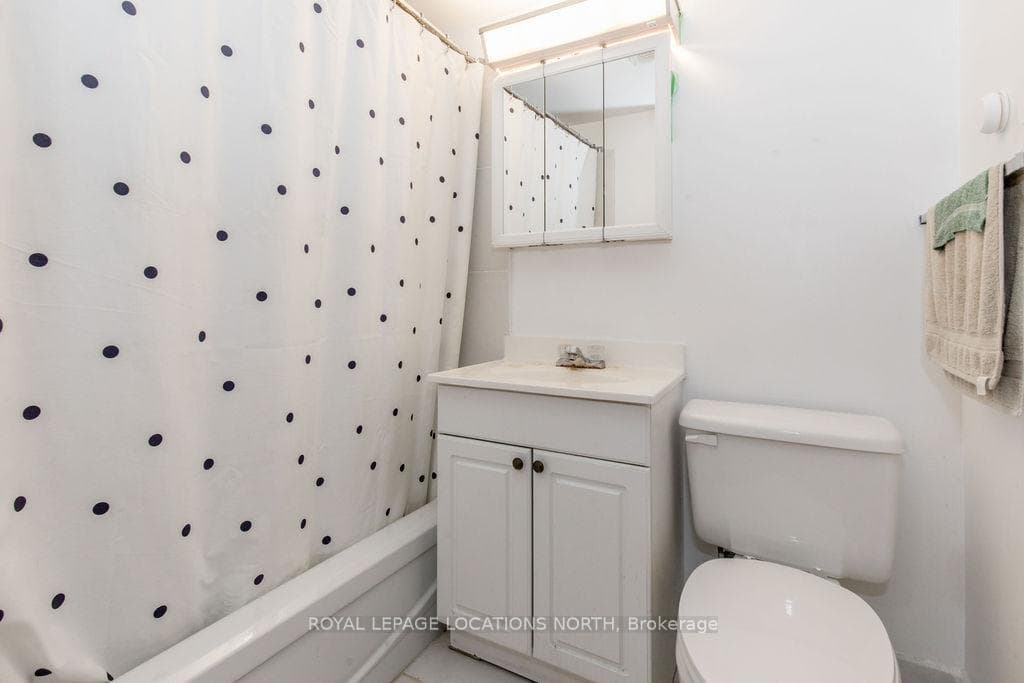 155 Oren Boulevard photo 33
