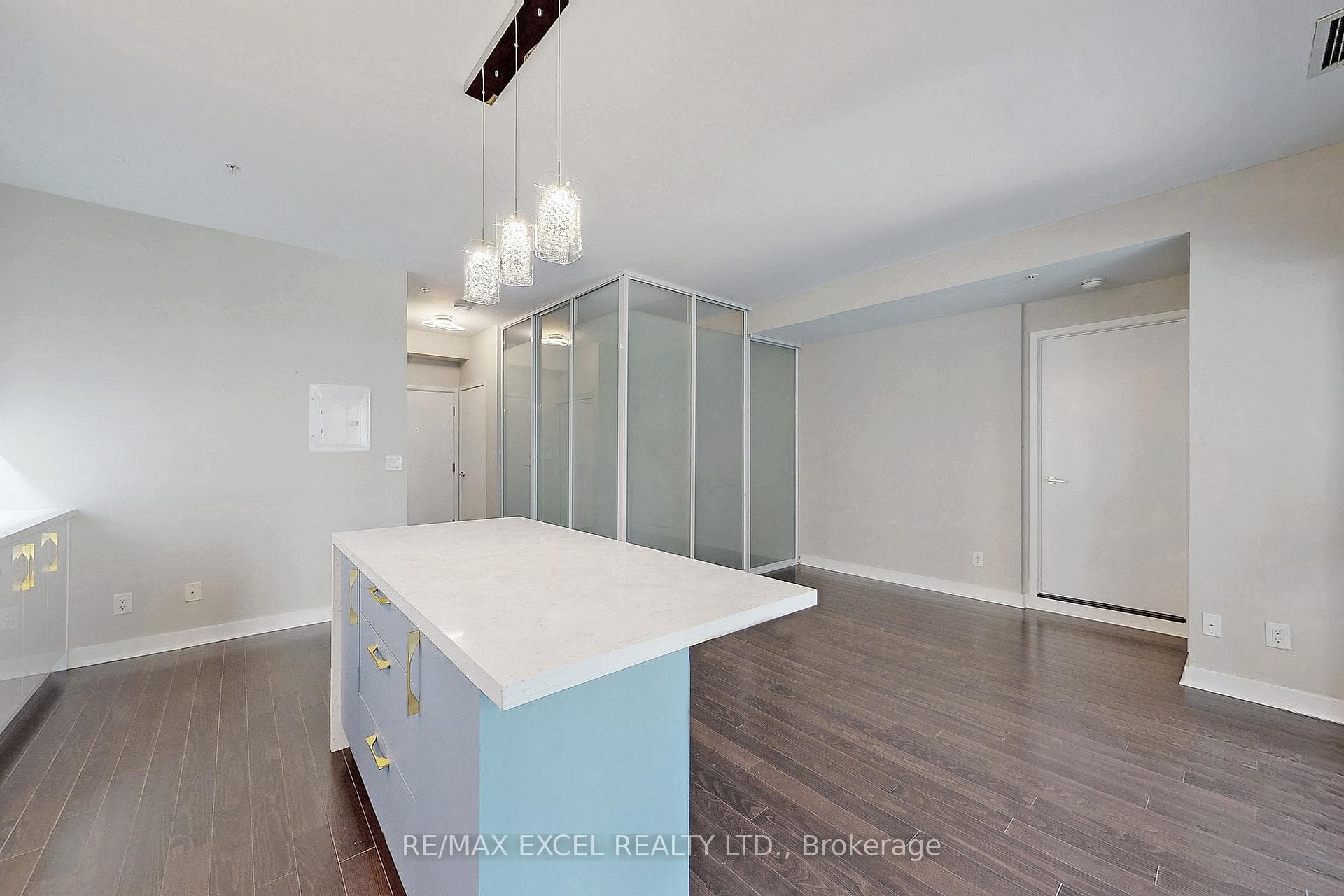 295 Adelaide Street Unit 1013 photo 11