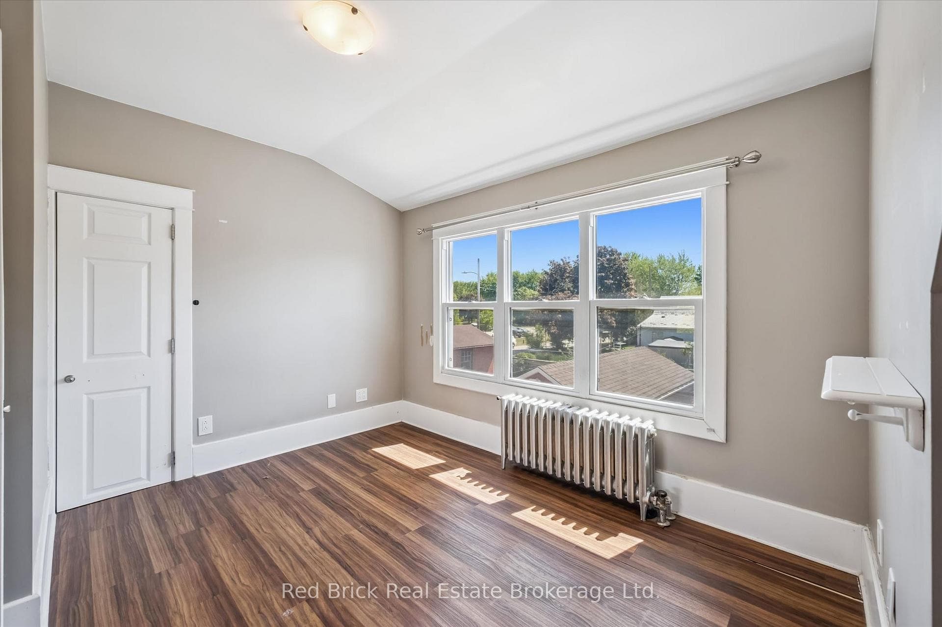 241 Victoria Road photo 18