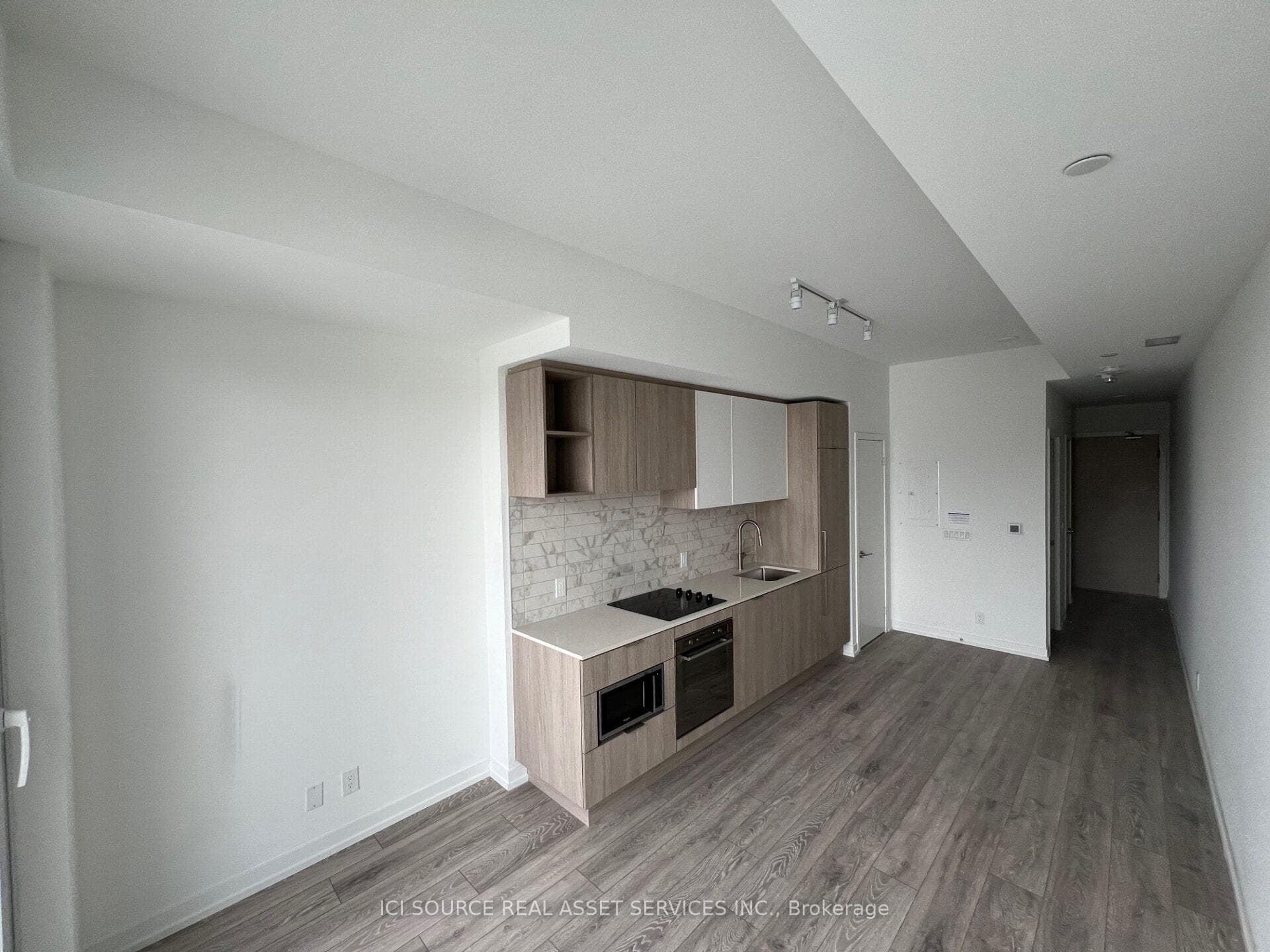 2020 Bathurst Street Unit 732 photo 6