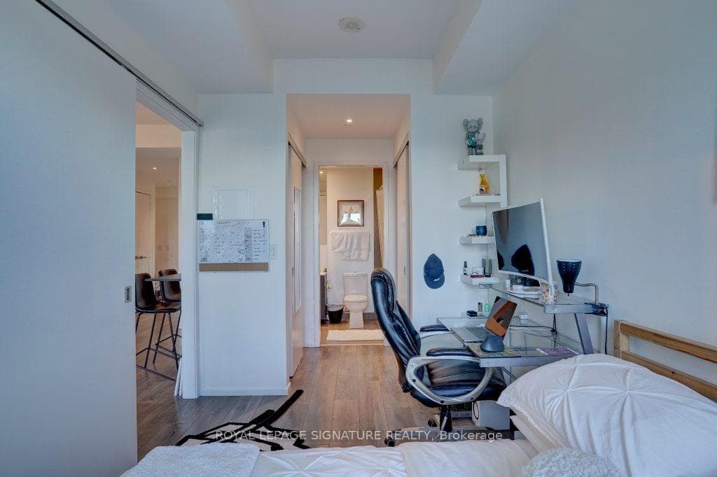 159 Dundas Street Unit 3302 photo 12
