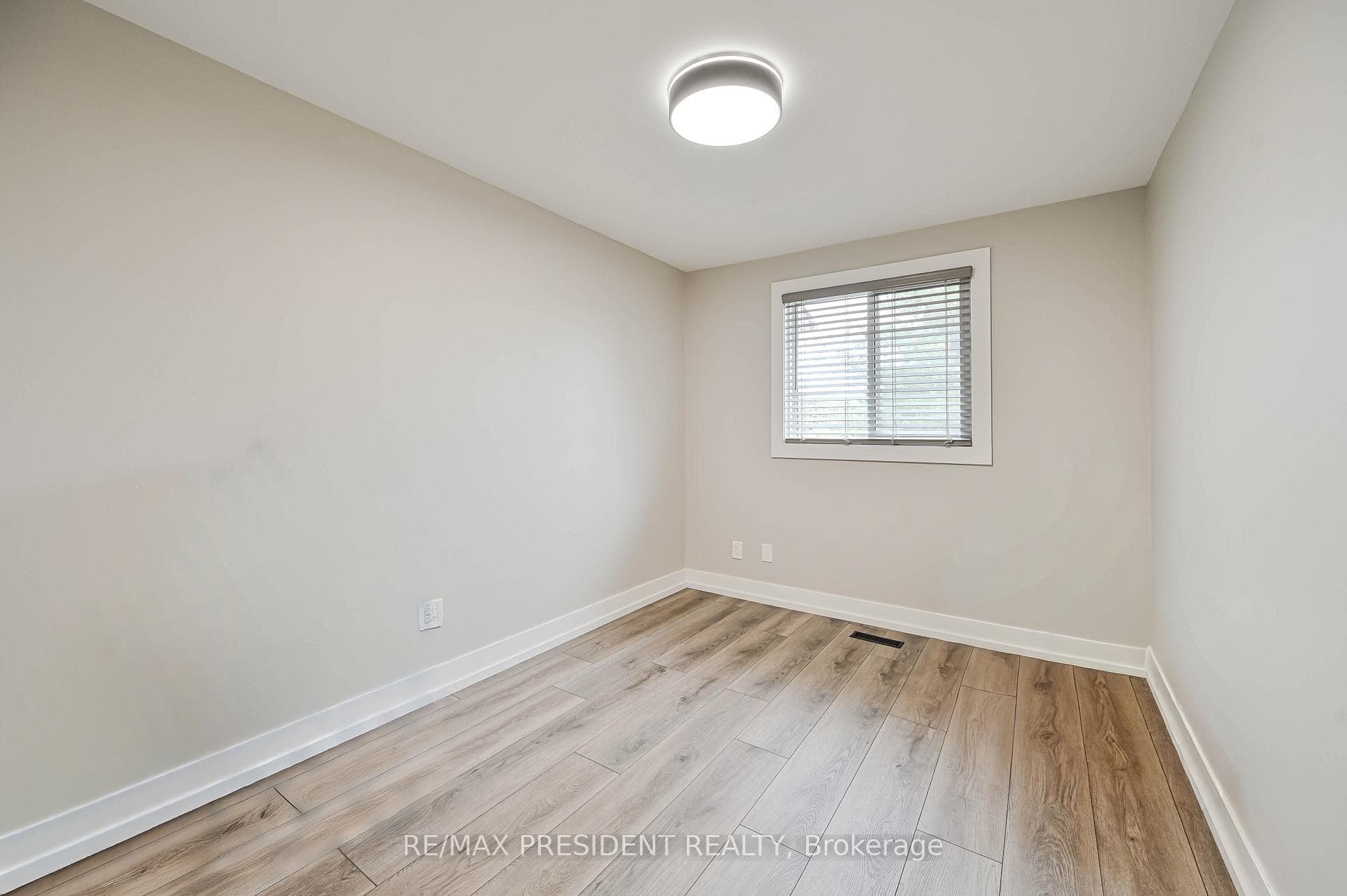 237 Baronwood Court photo 33