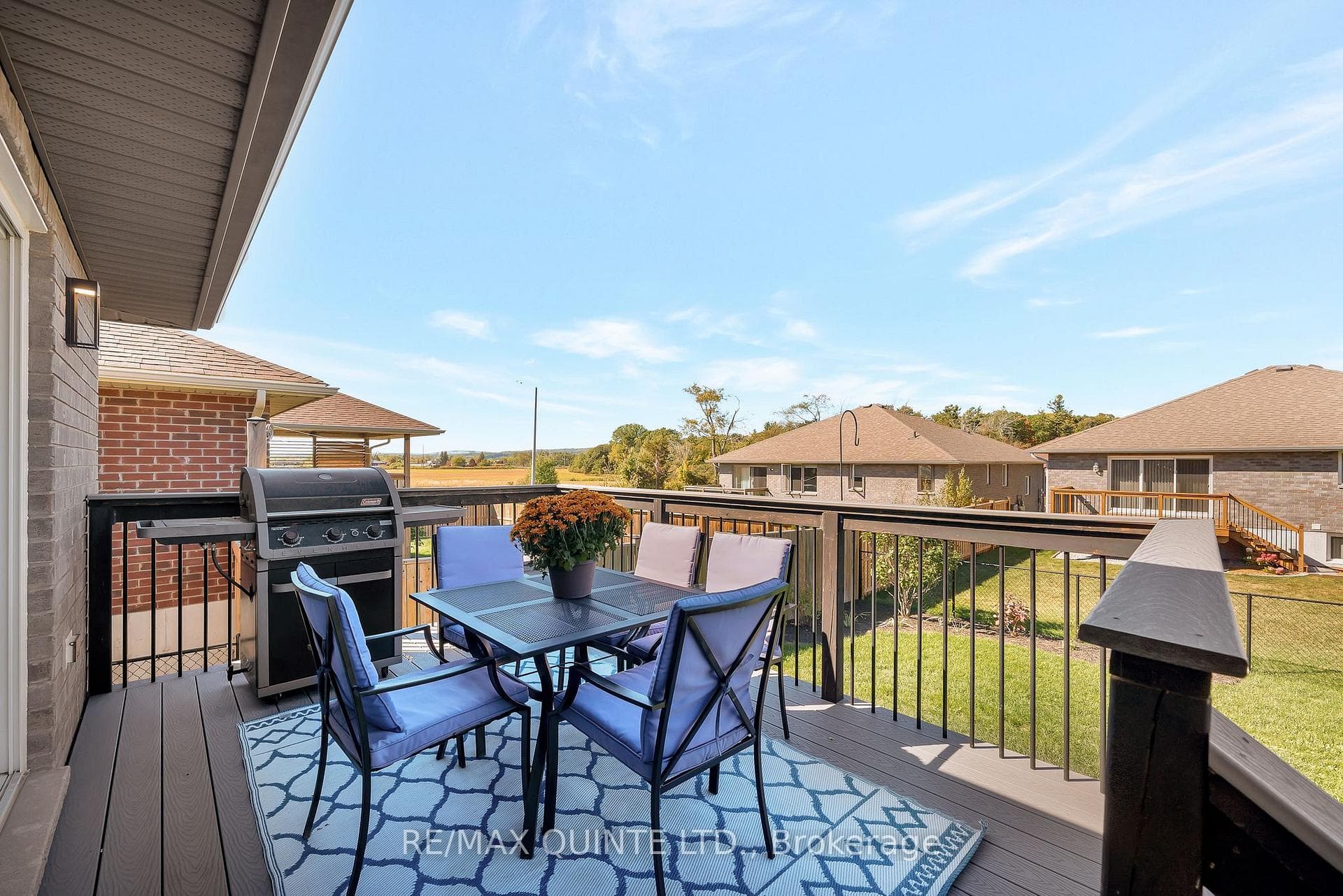 56 McIntosh Crescent photo 33