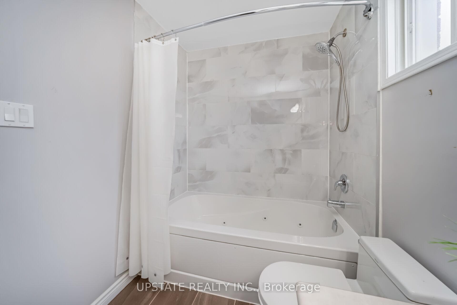 7 Birchway Place photo 28