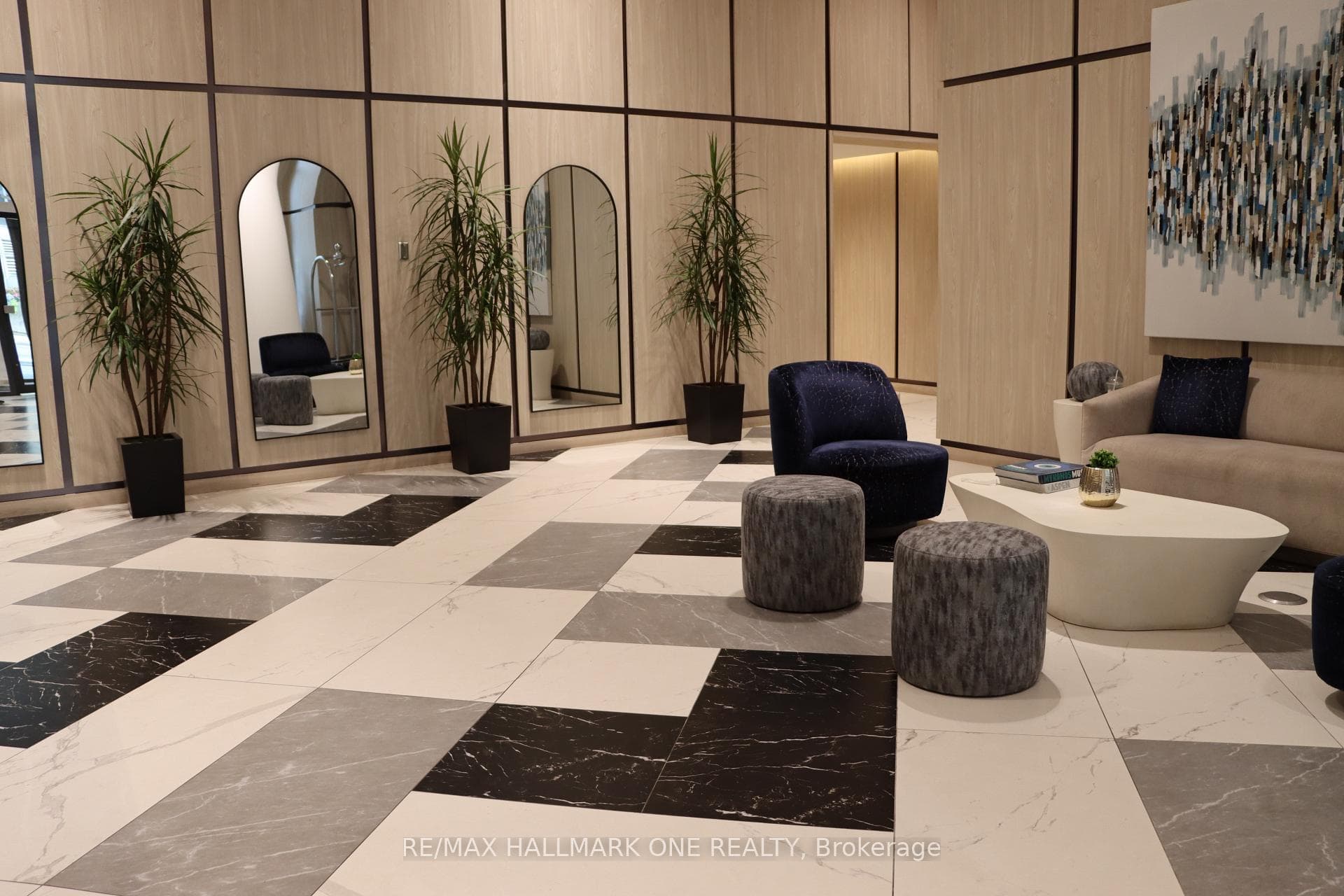 395 Bloor Street Unit 2209 photo 2