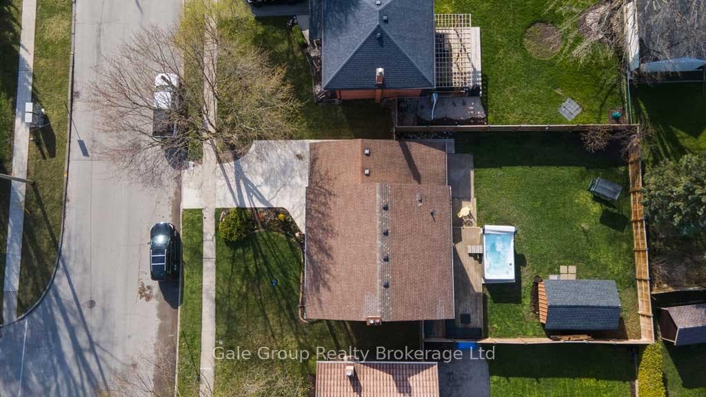 843 Warwick Street photo 33