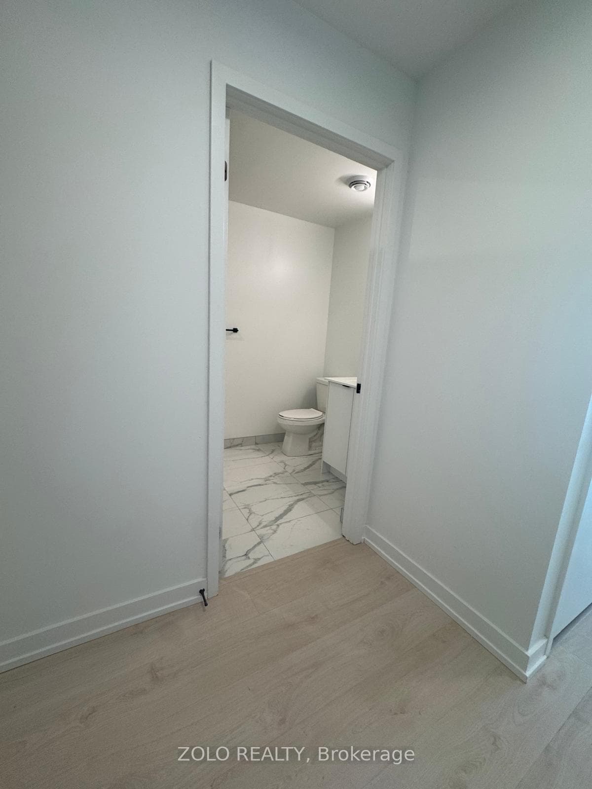 181 Sheppard Avenue E Avenue Unit 412 photo 8