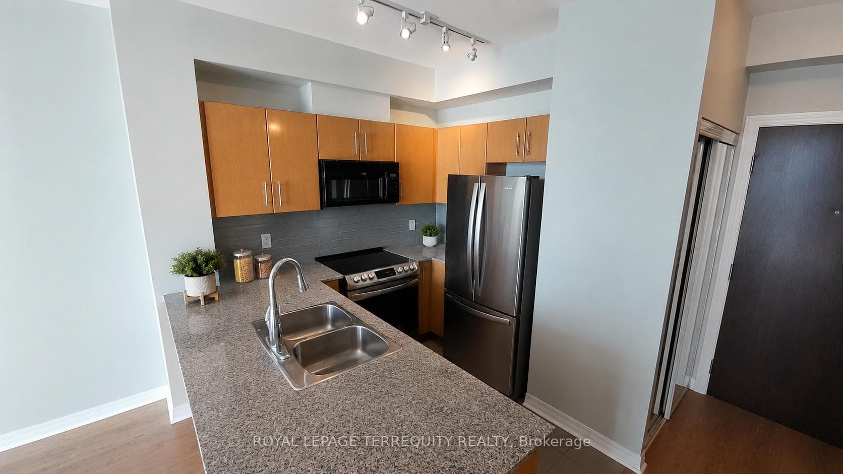 16 Yonge Street Unit 3408 photo 3