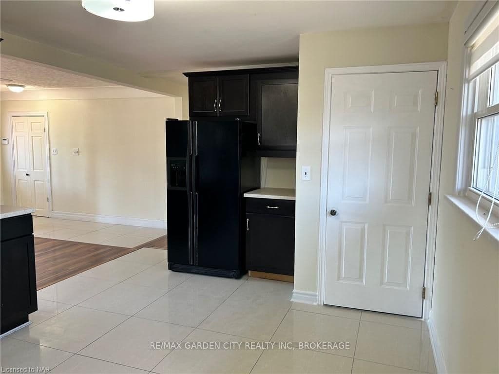 834 DAVID Street Unit UPPER photo 14