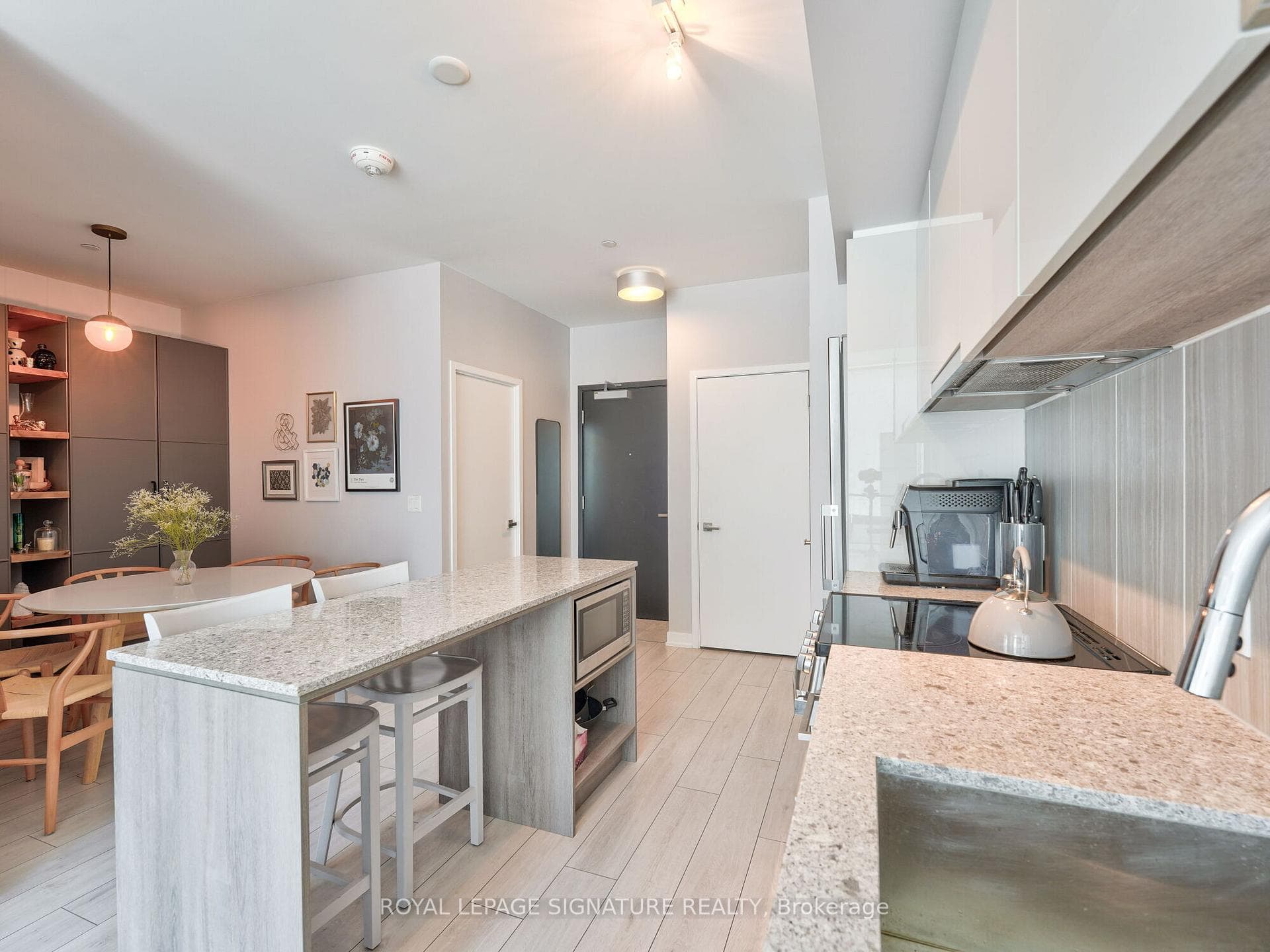 31 Tippett Road Unit 108 photo 2
