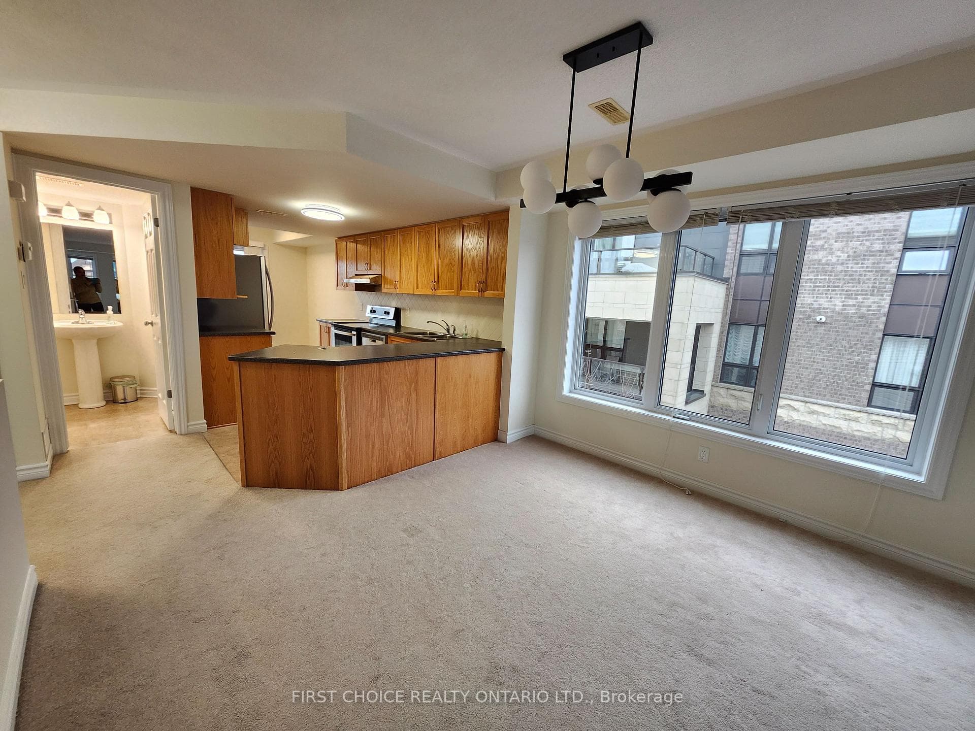 750 CHAPMAN MILLS Drive Unit B photo 3