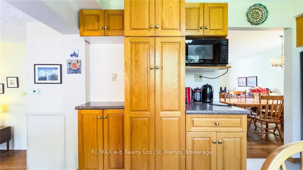 3 SPARLING Crescent photo 21