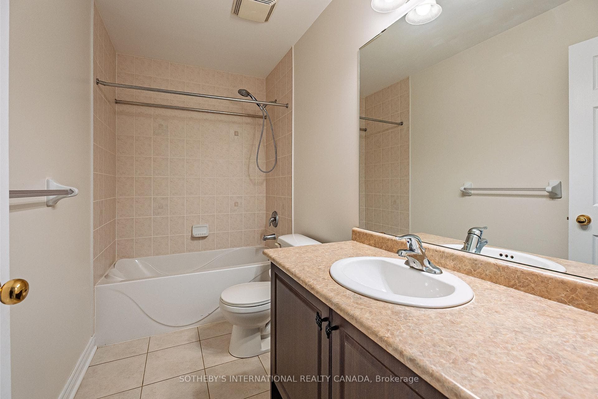 2nd Floor 4-Piece Bathroom