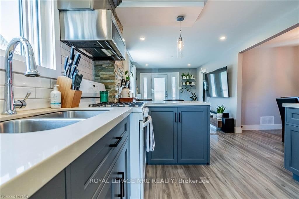 55 WELLINGTON Street photo 8
