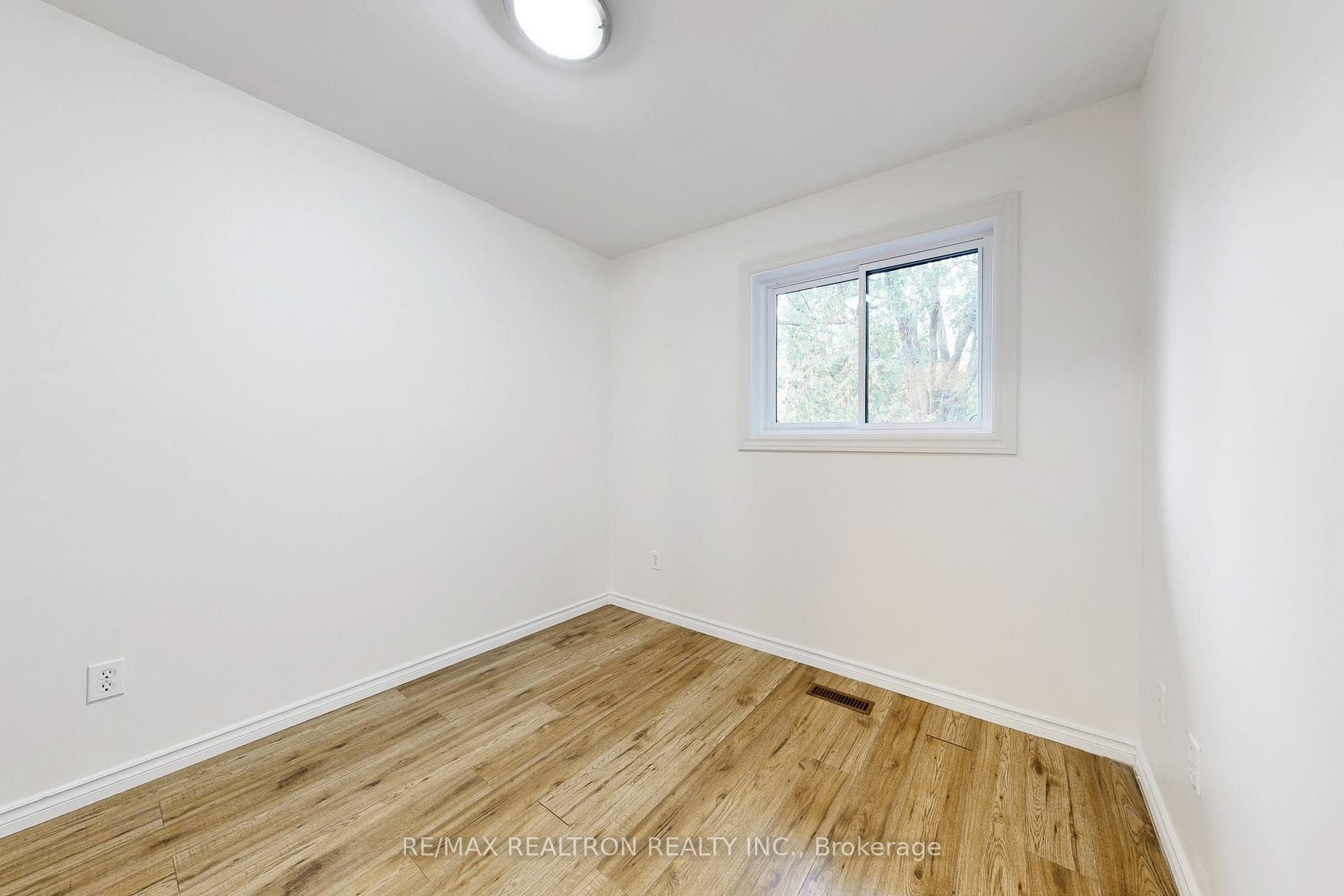 74 Trothen Circle photo 29