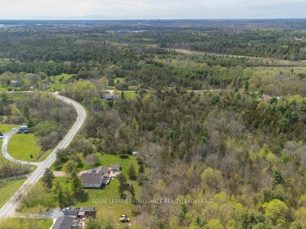 1685 Sunnyside Road photo 9