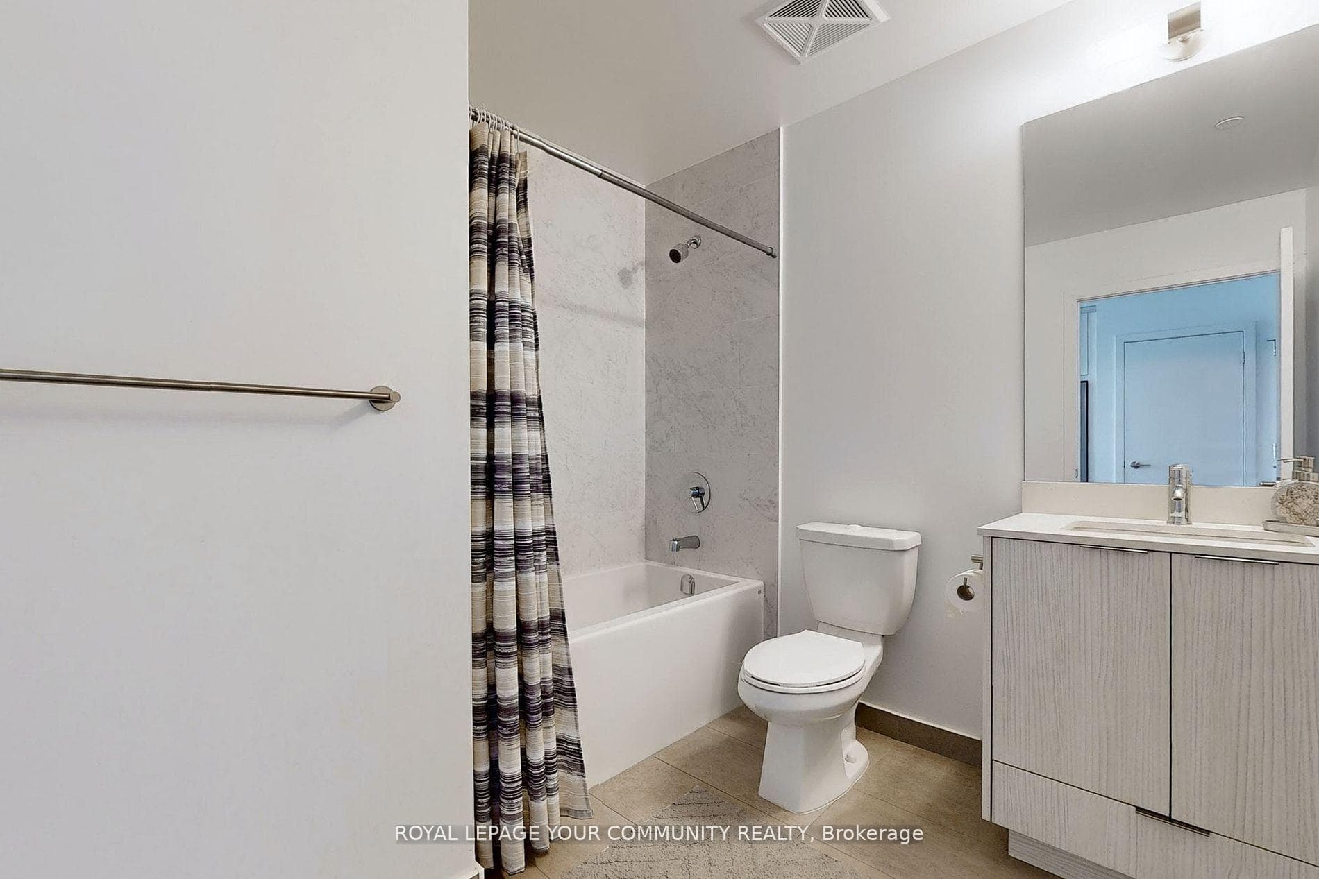 38 Forest Manor Road Unit 2403 photo 27