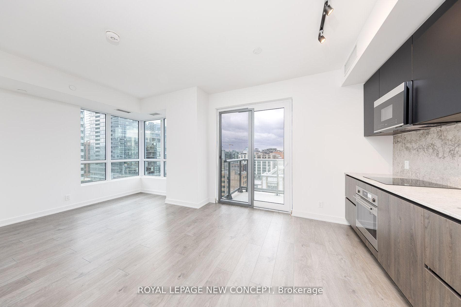 108 Peter Street Unit 1117 photo 10