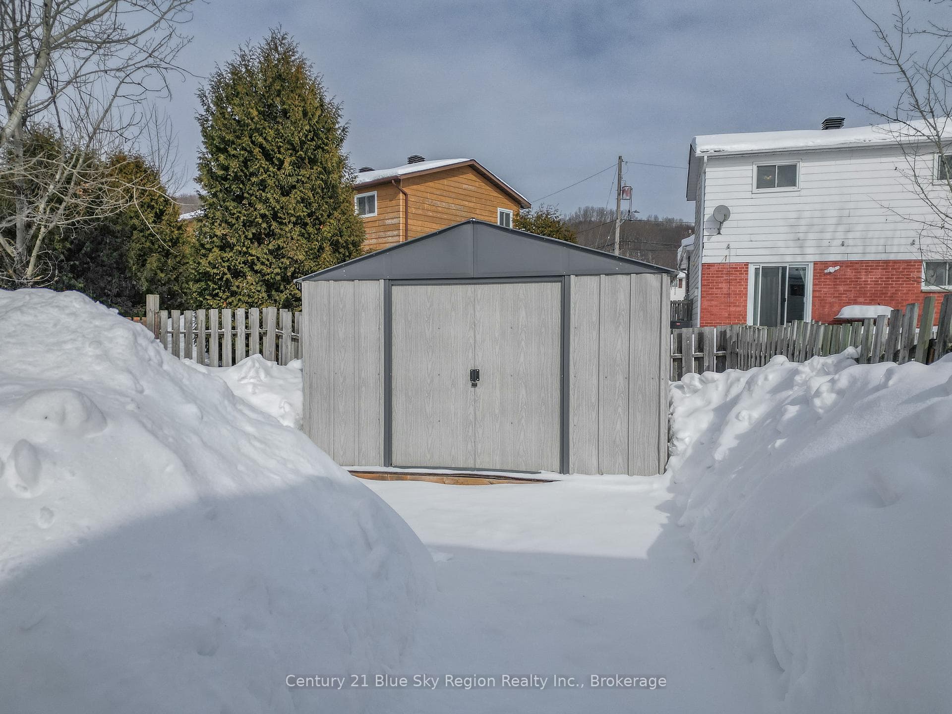 35 McGibbon Street photo 10