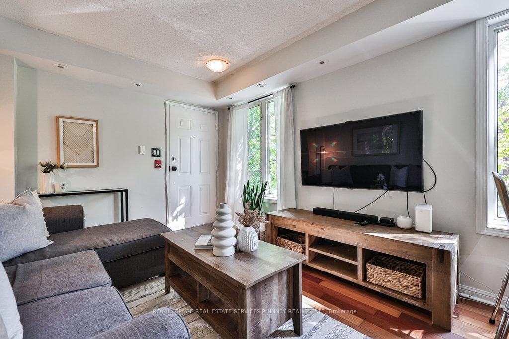 22 Laidlaw Street Unit 1233B photo 7