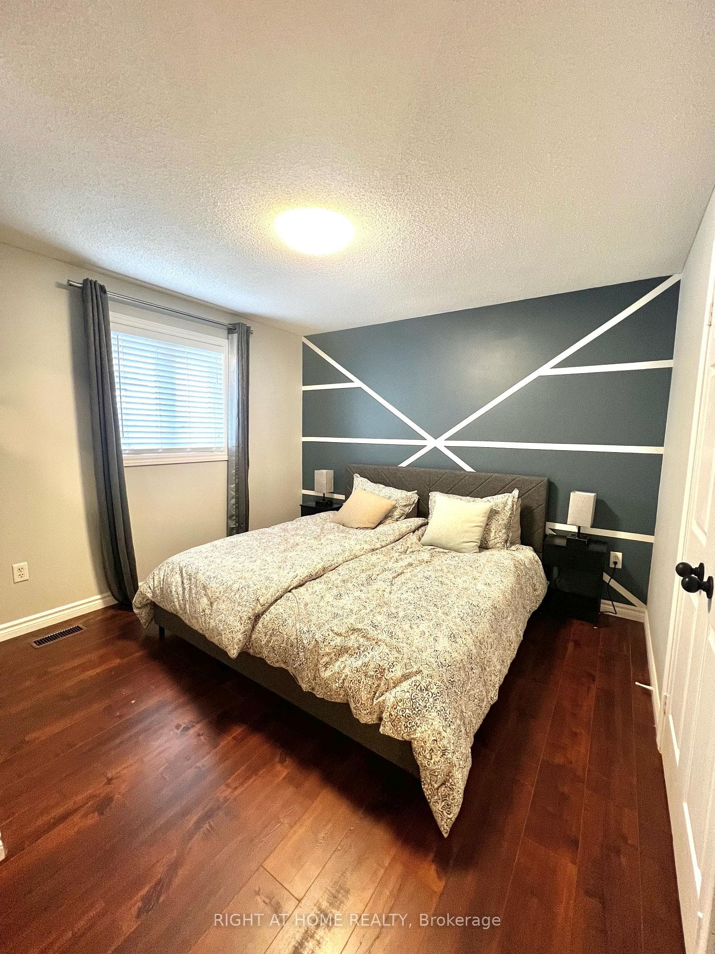 83 Jessica Drive photo 8