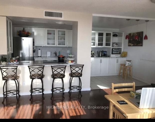 1333 Bloor Street Unit 1005 photo 12