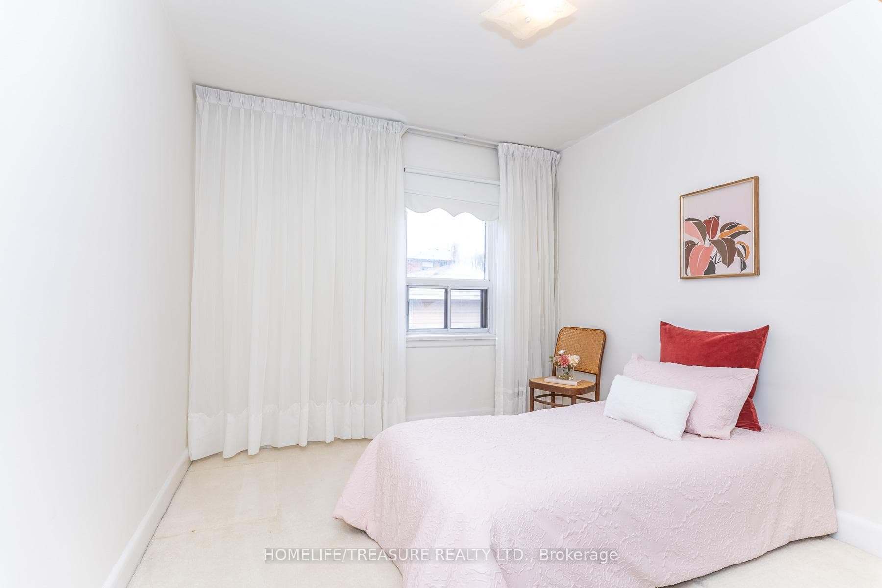 166 Delta Street photo 19