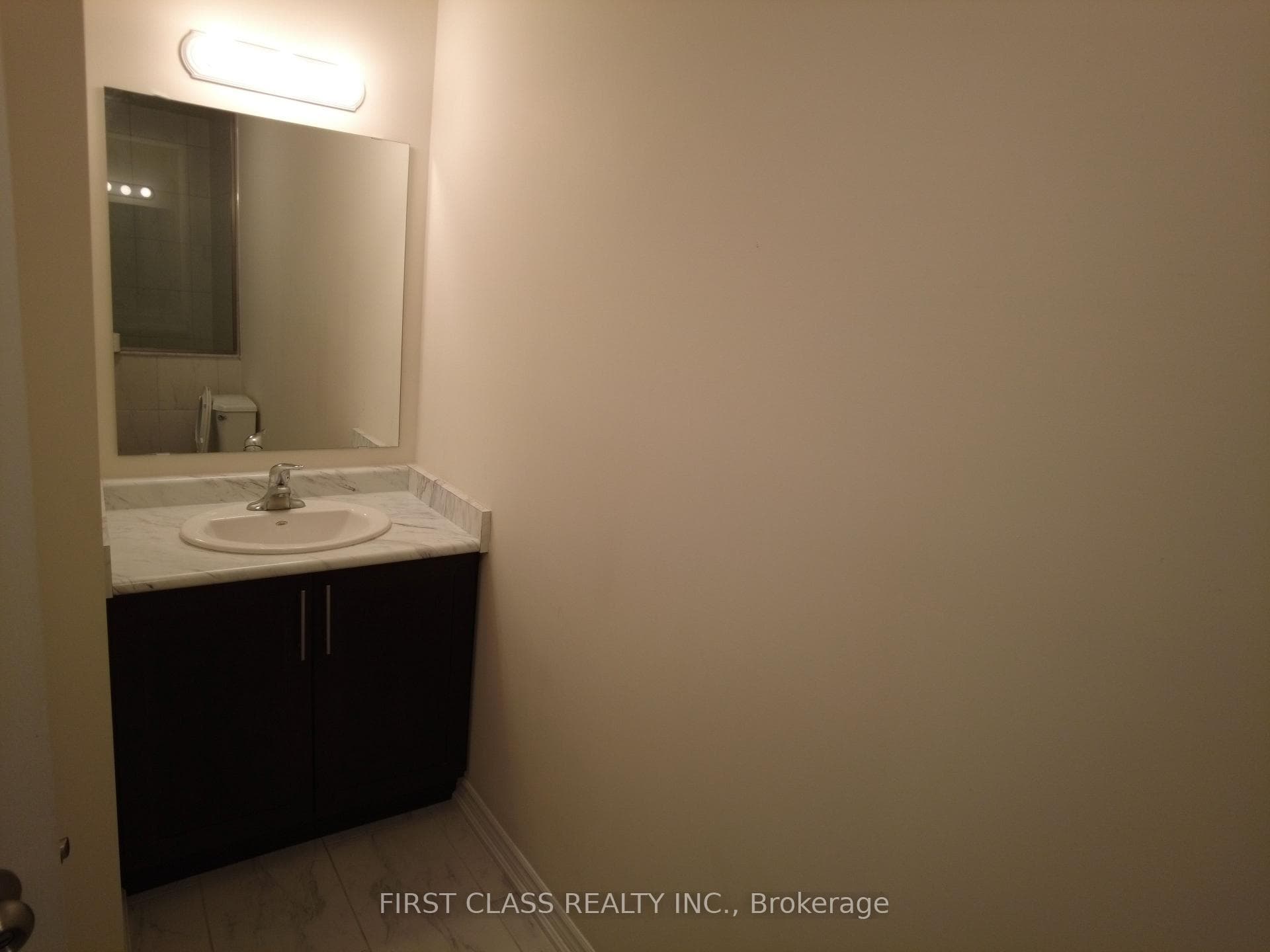 18 Streathern Way photo 27