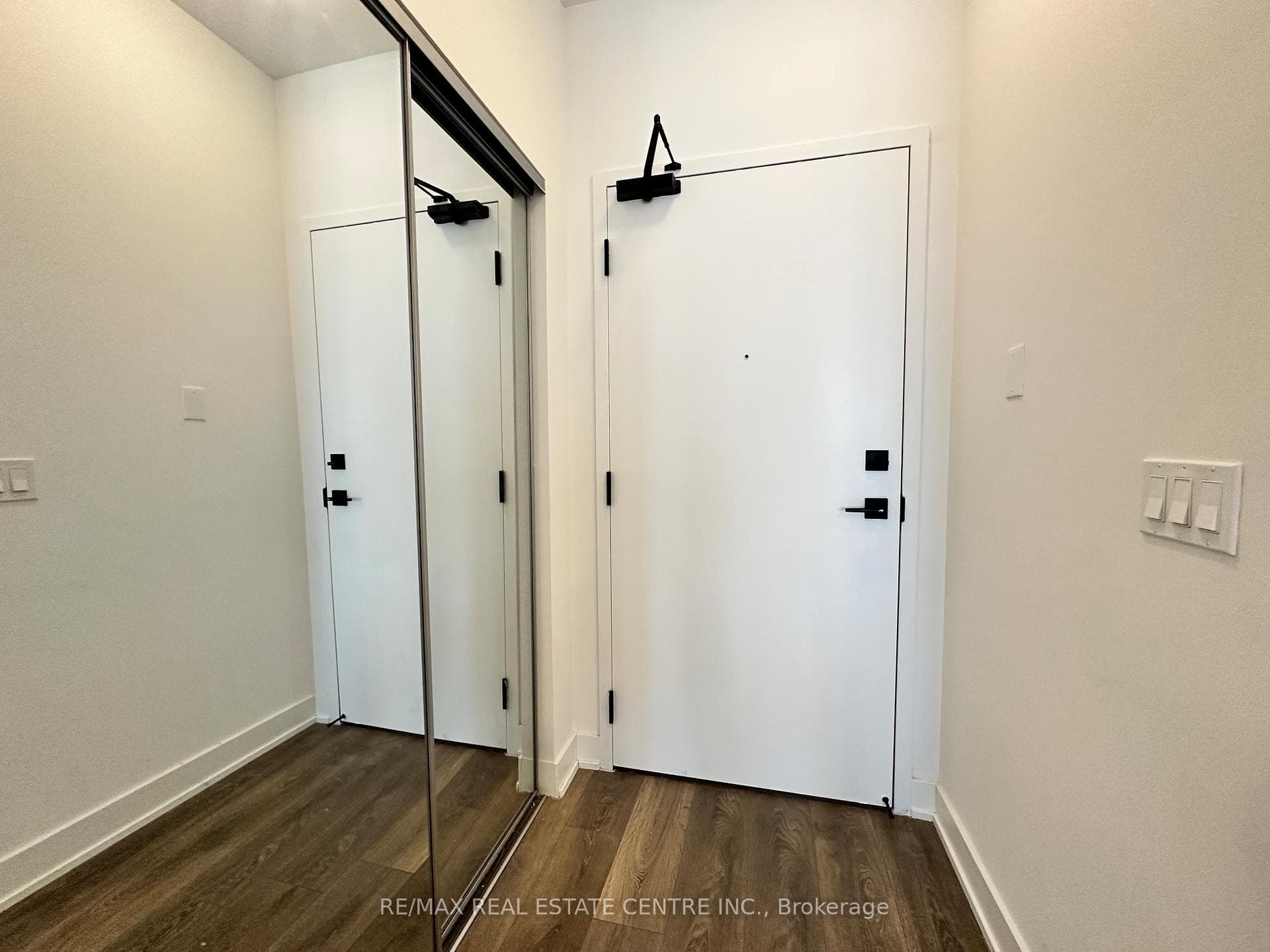 2485 Taunton Road Unit 1222 photo 9
