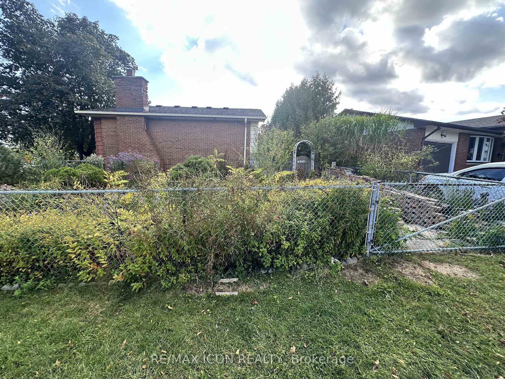 114 Archer Crescent photo 8