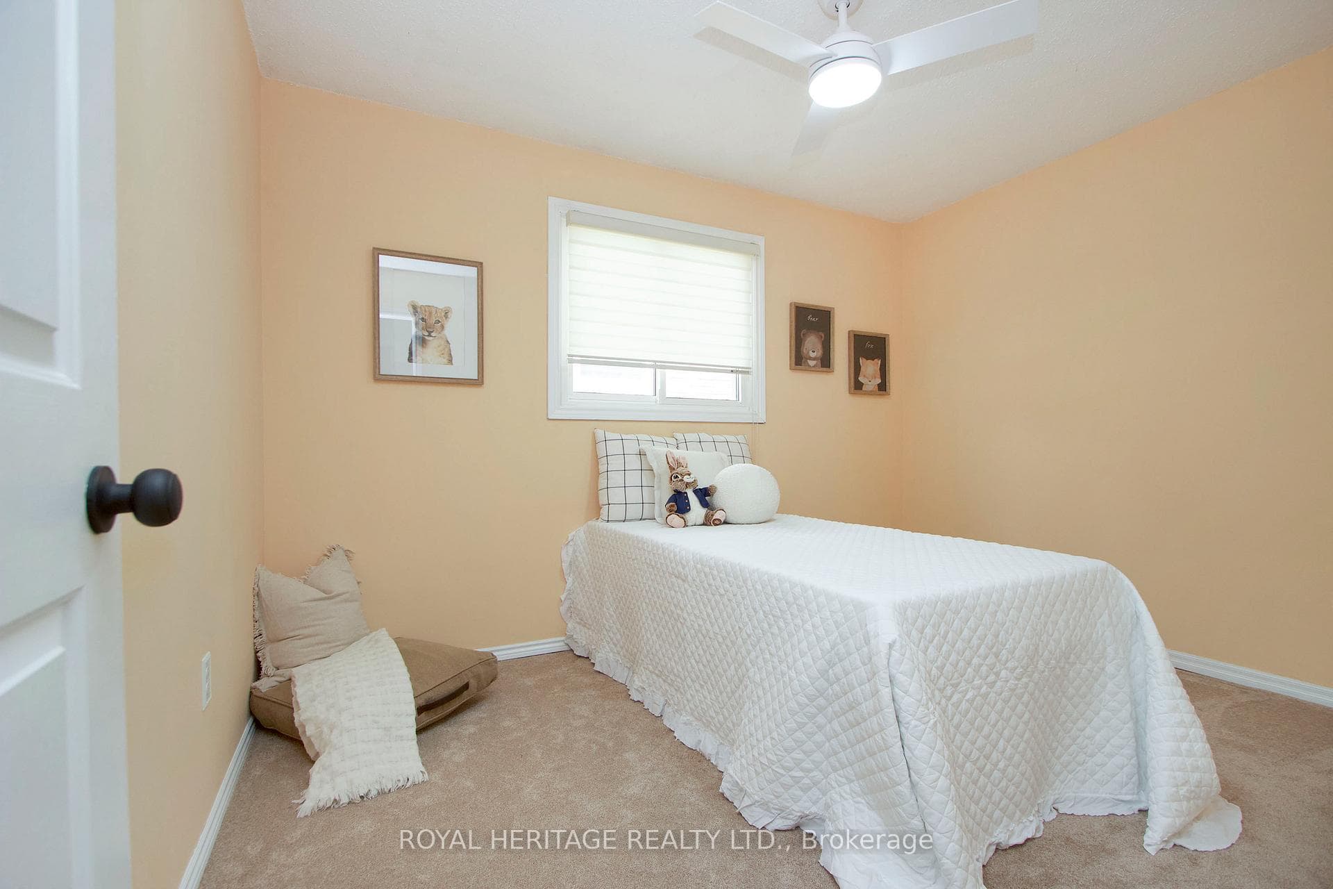 655 Dunn Crescent photo 16