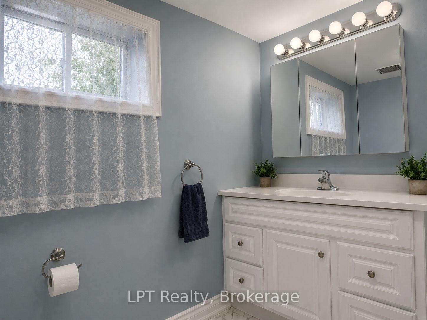 Huge Lower Level Bath