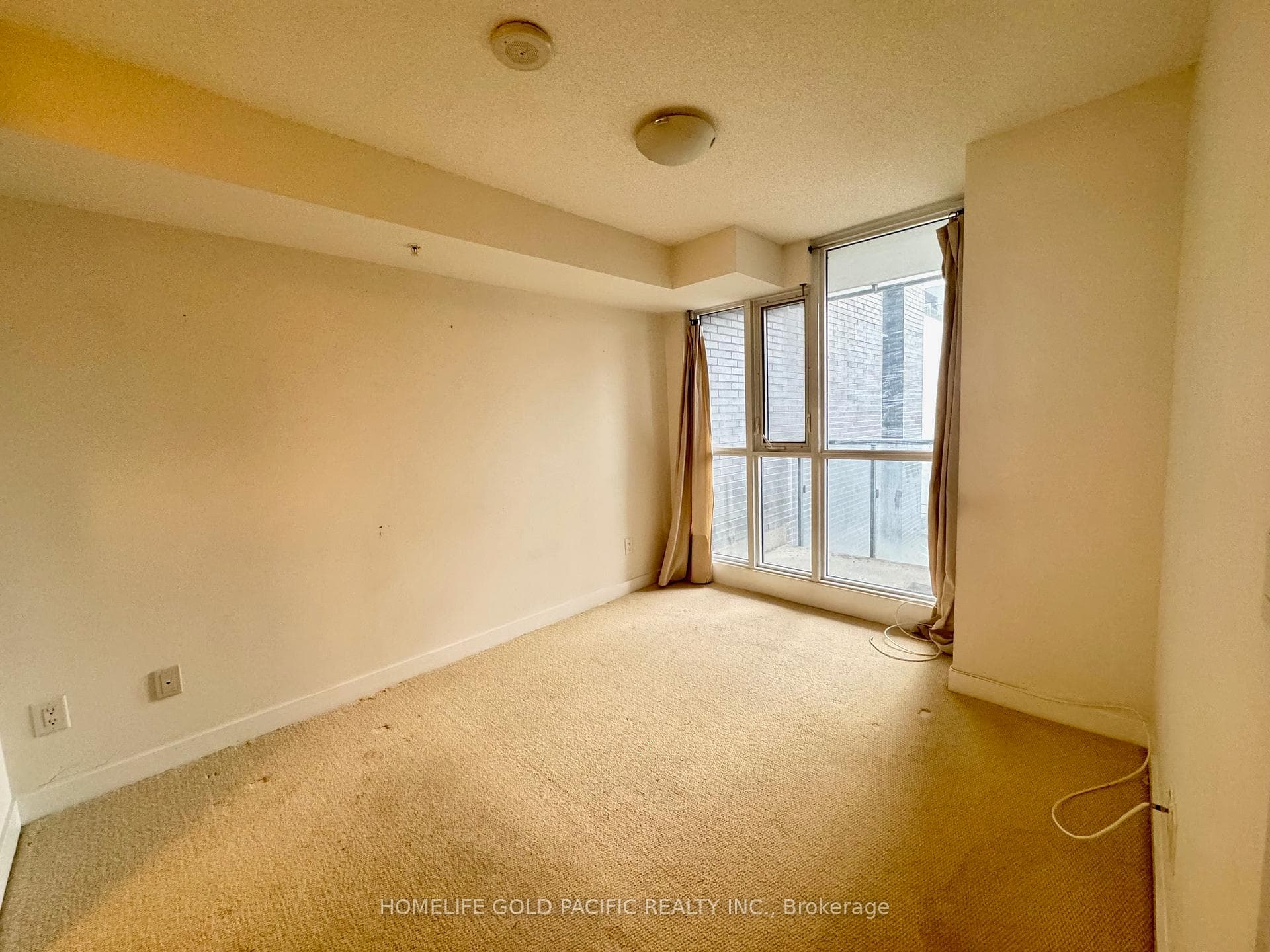 295 Adelaide Street Unit 403 photo 16