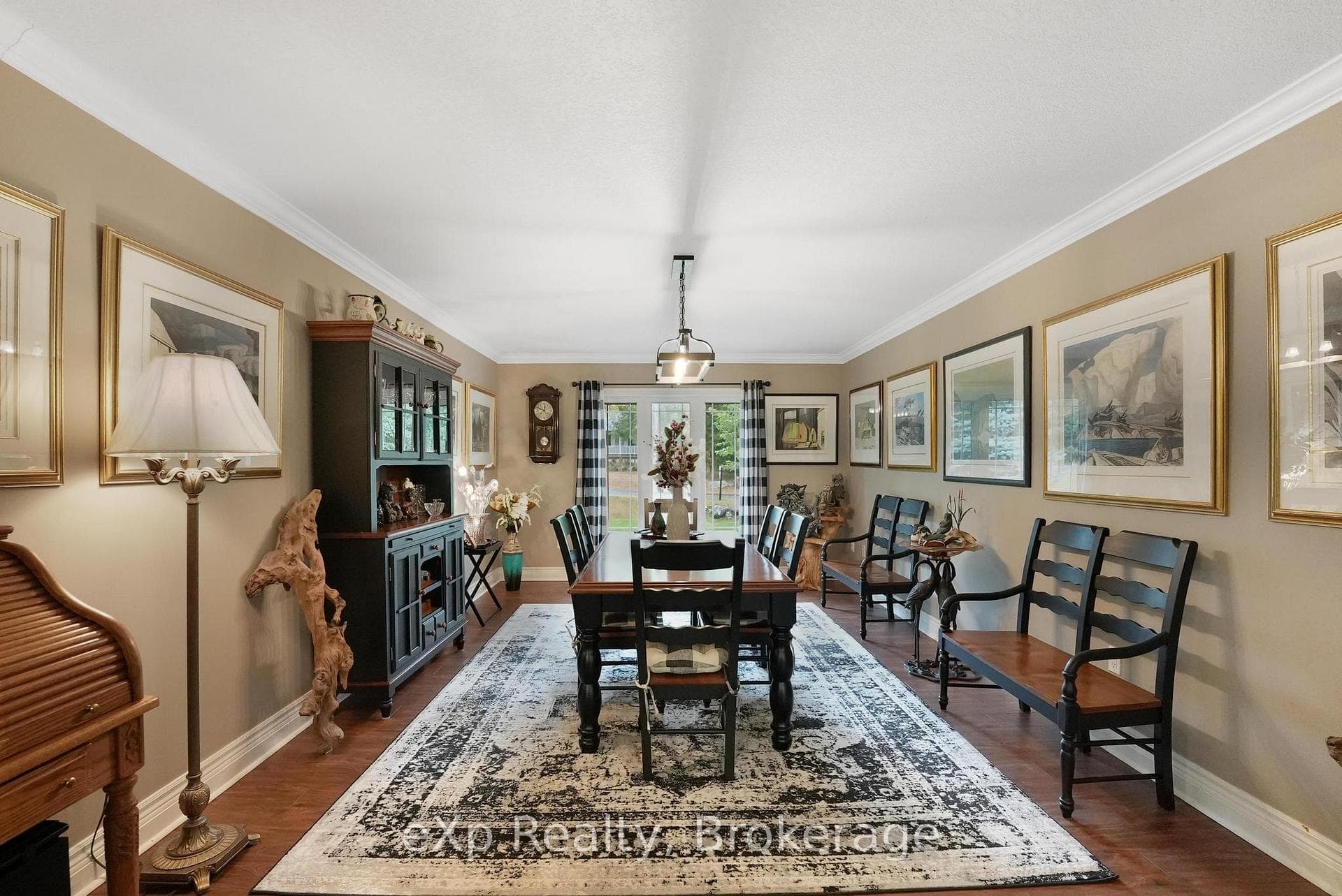 Spacious dining room for entertaining