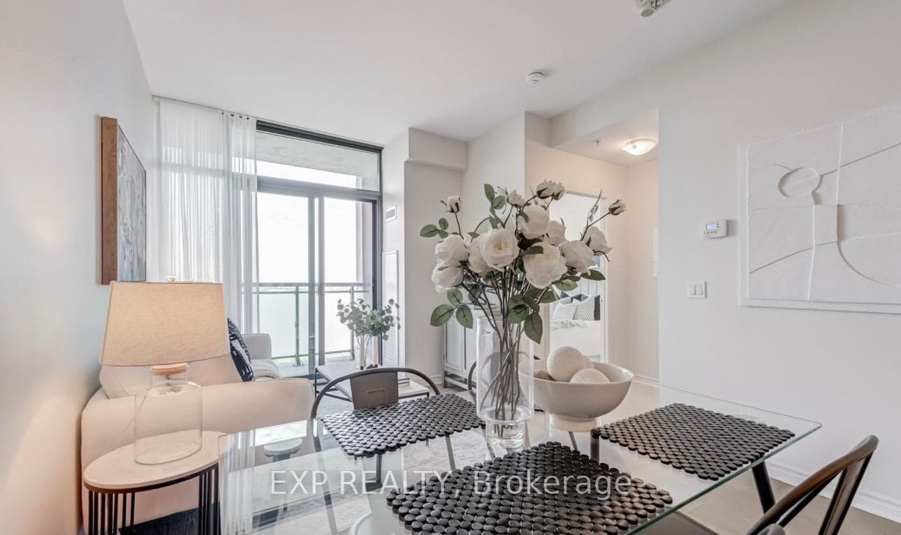 2522 Keele Street Unit 704 photo 16