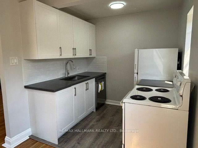111 Oriole Parkway Unit 306 photo 9