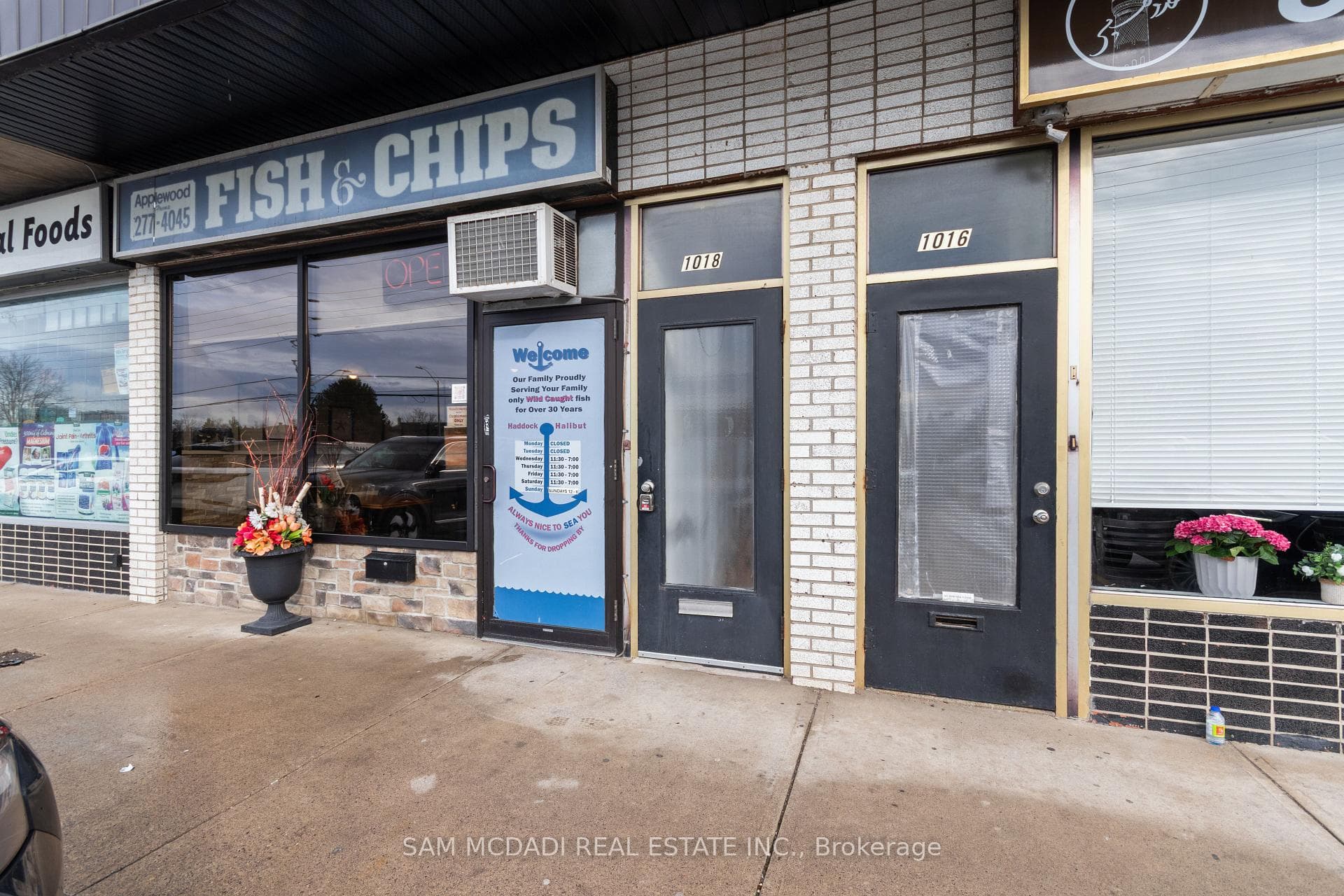 1018 Burnhamthorpe Road photo 7
