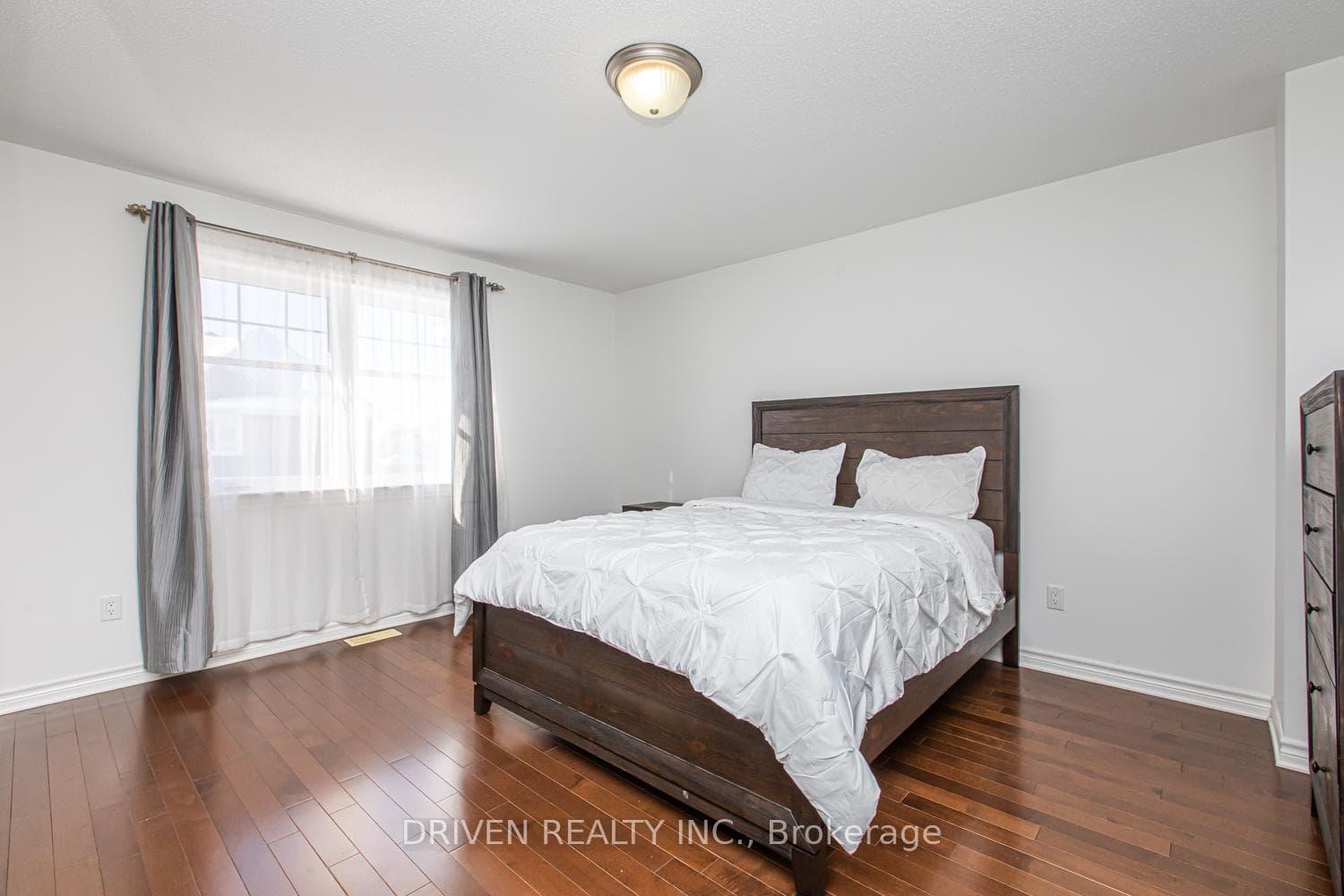 534 Rochefort Circle photo 14