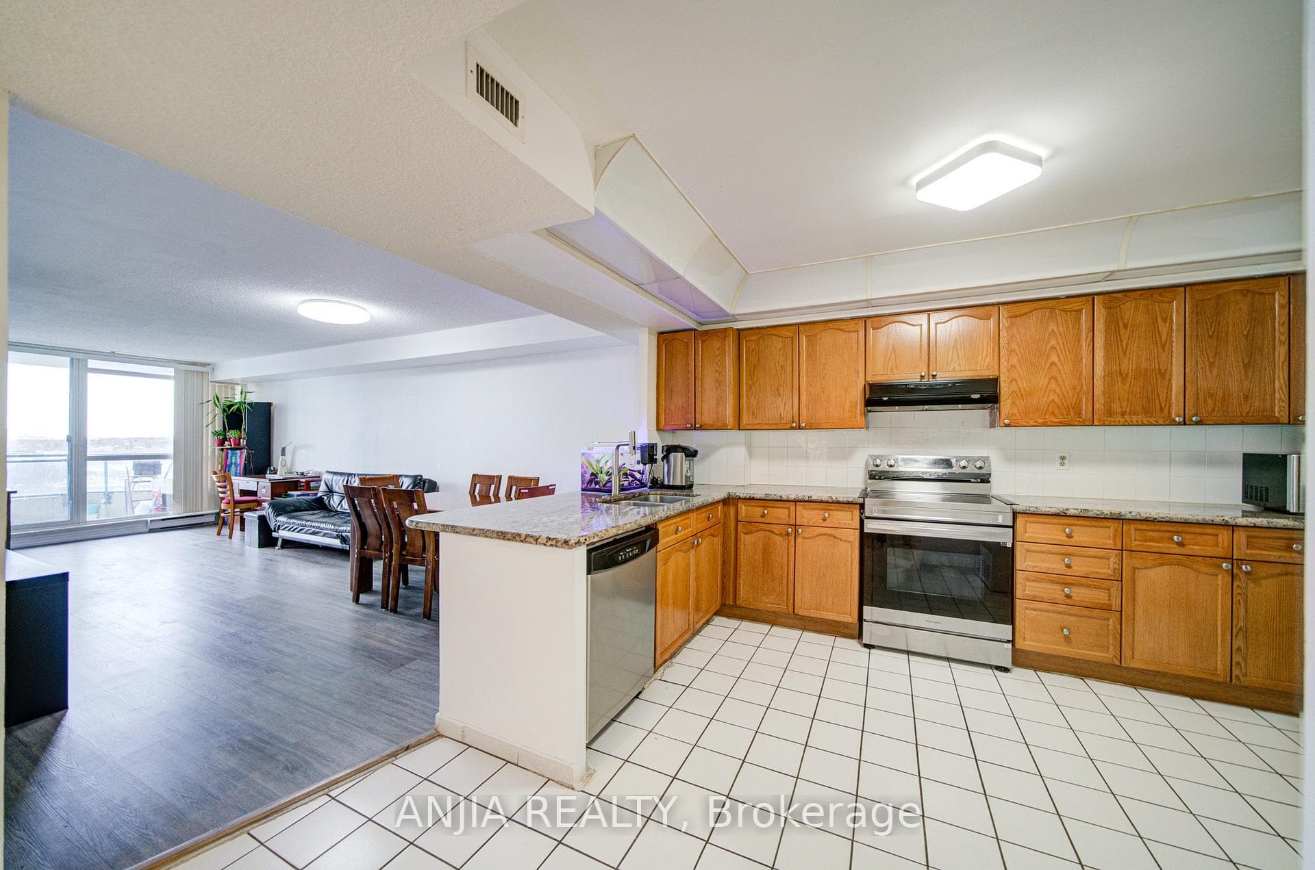 4727 Sheppard Avenue Unit 1208 photo 8