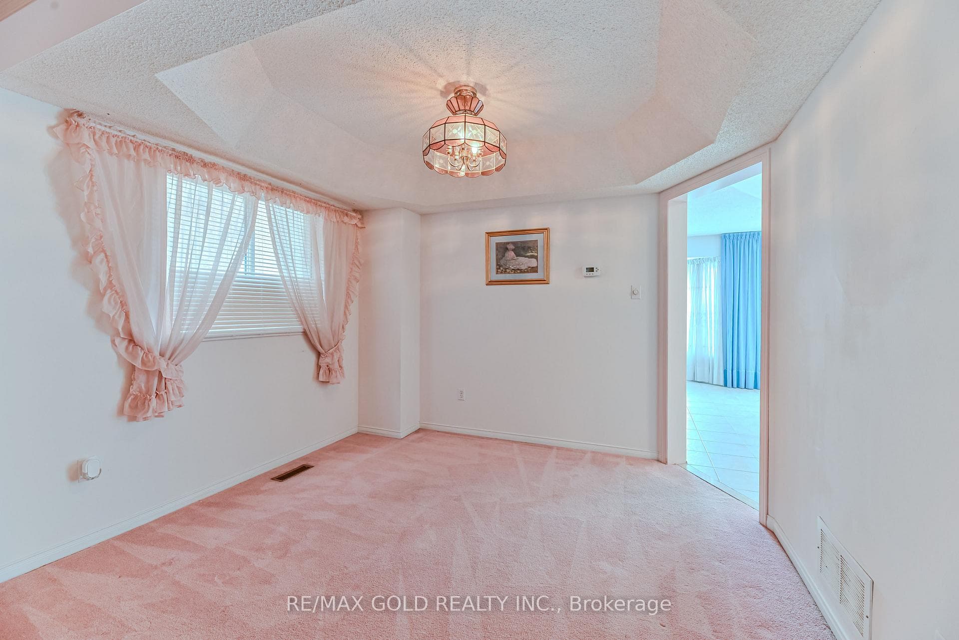 27 Bighorn Crescent photo 8