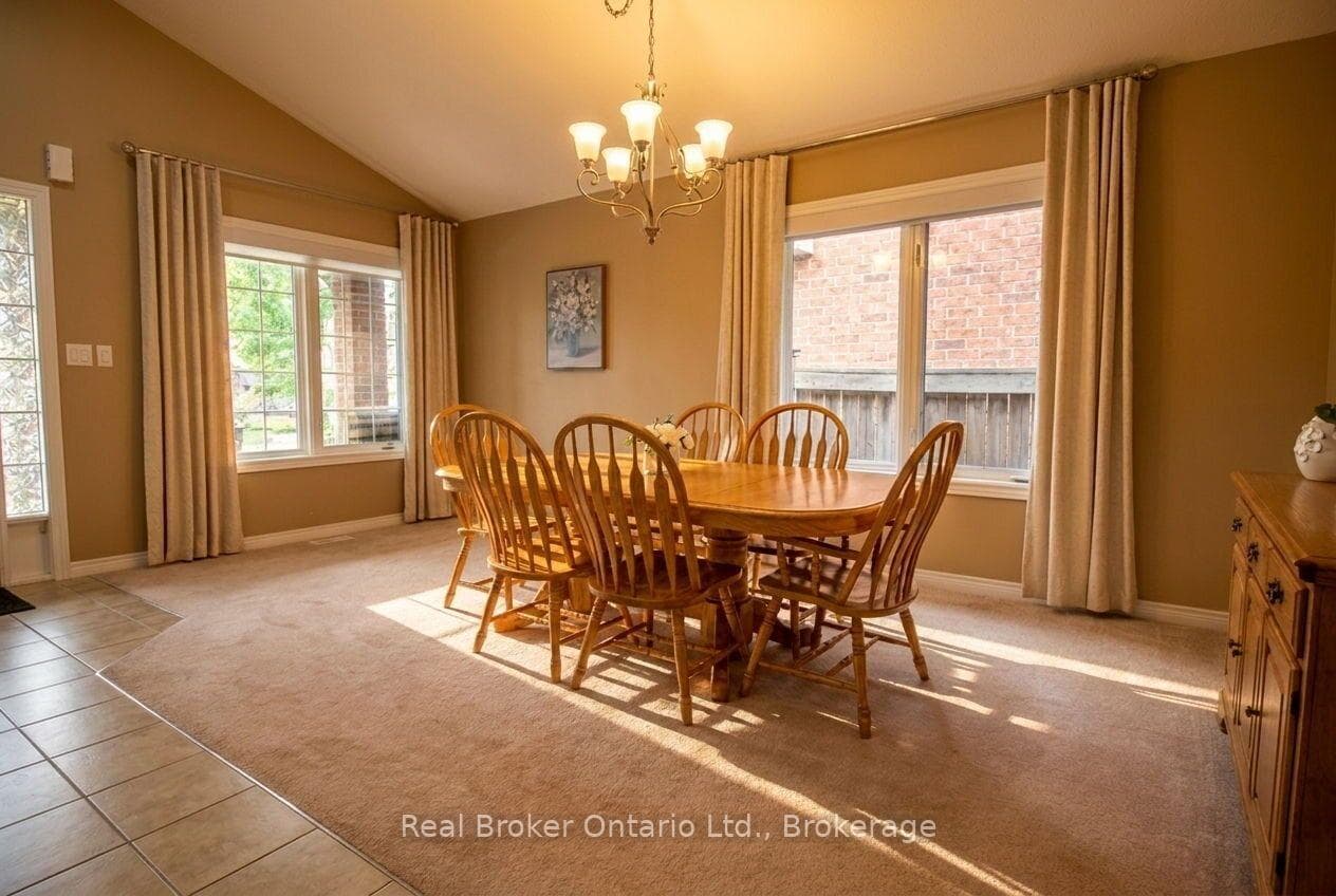 51 Sundance Crescent photo 4