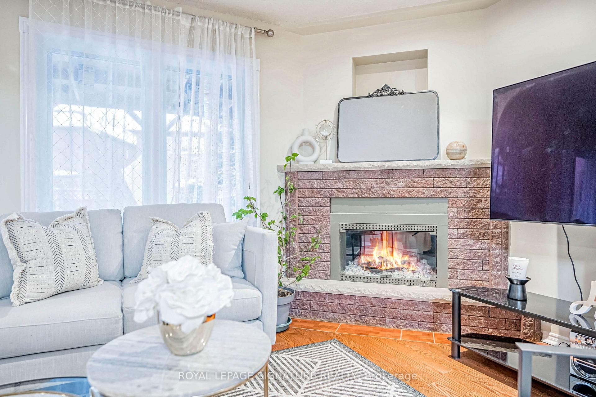 554 Galaxy Court photo 9