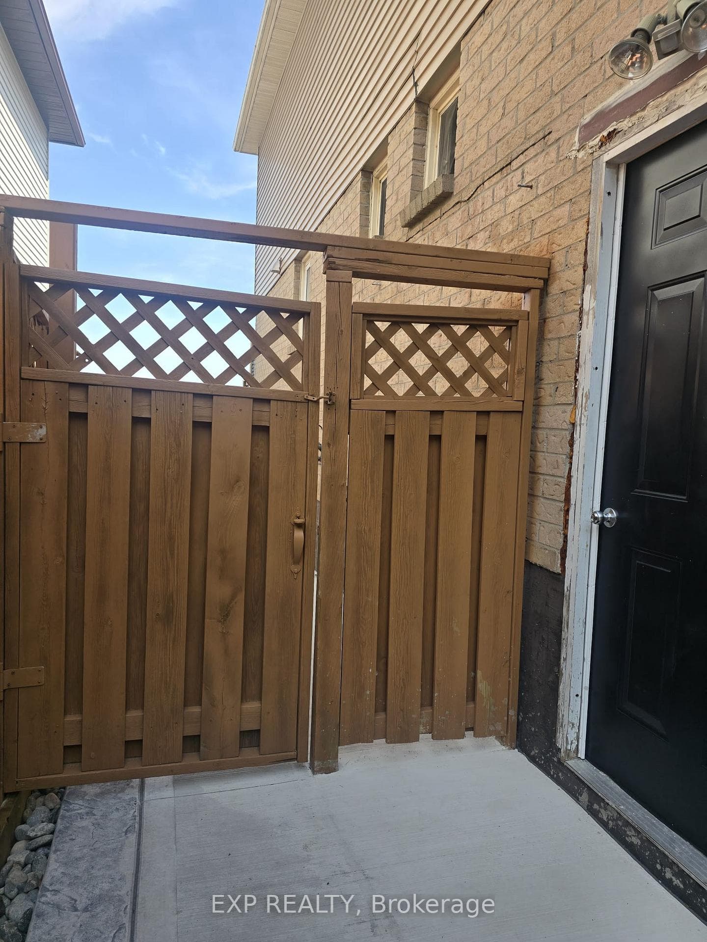 2113 Theoden Court photo 21
