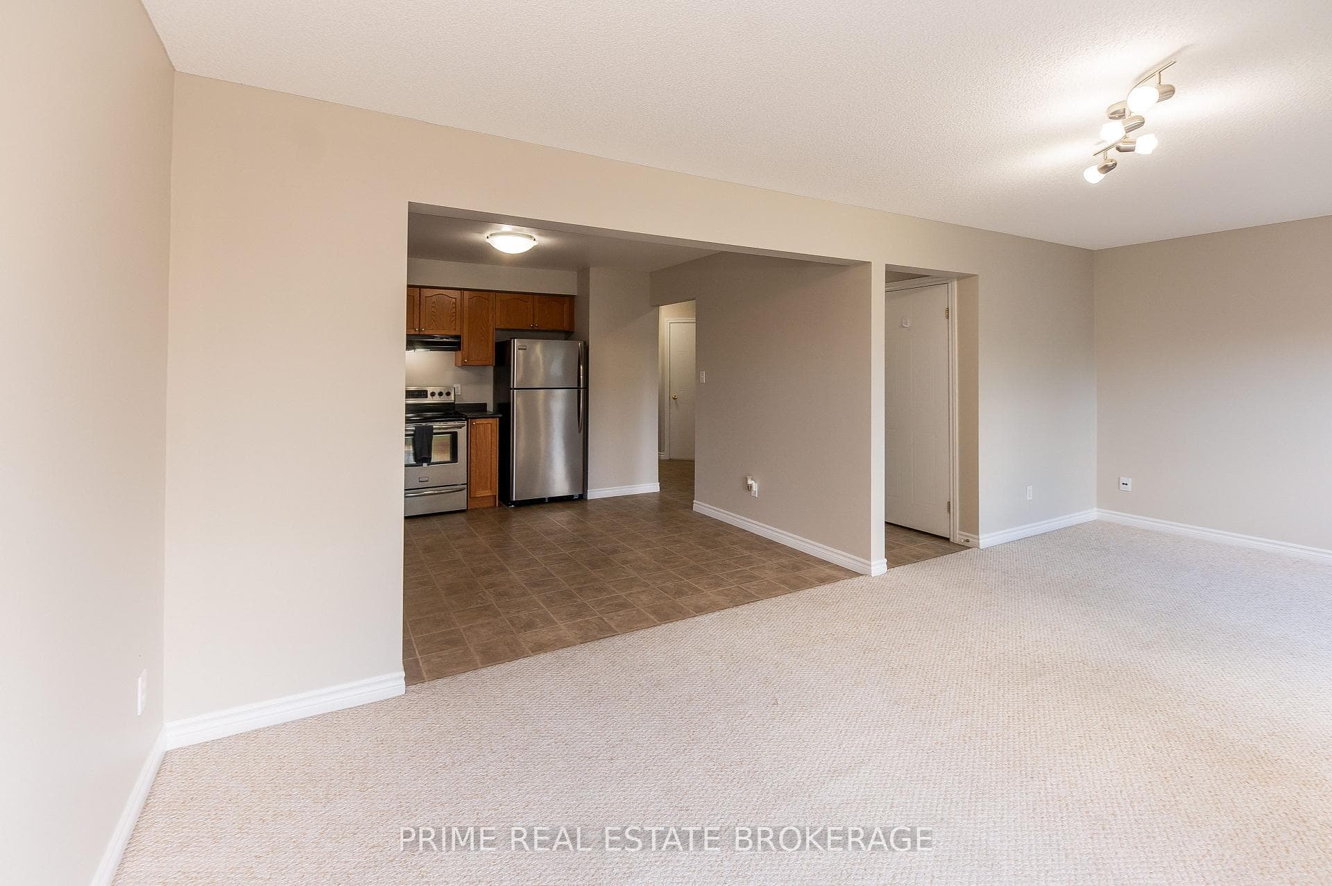 1658 Benjamin Drive photo 12