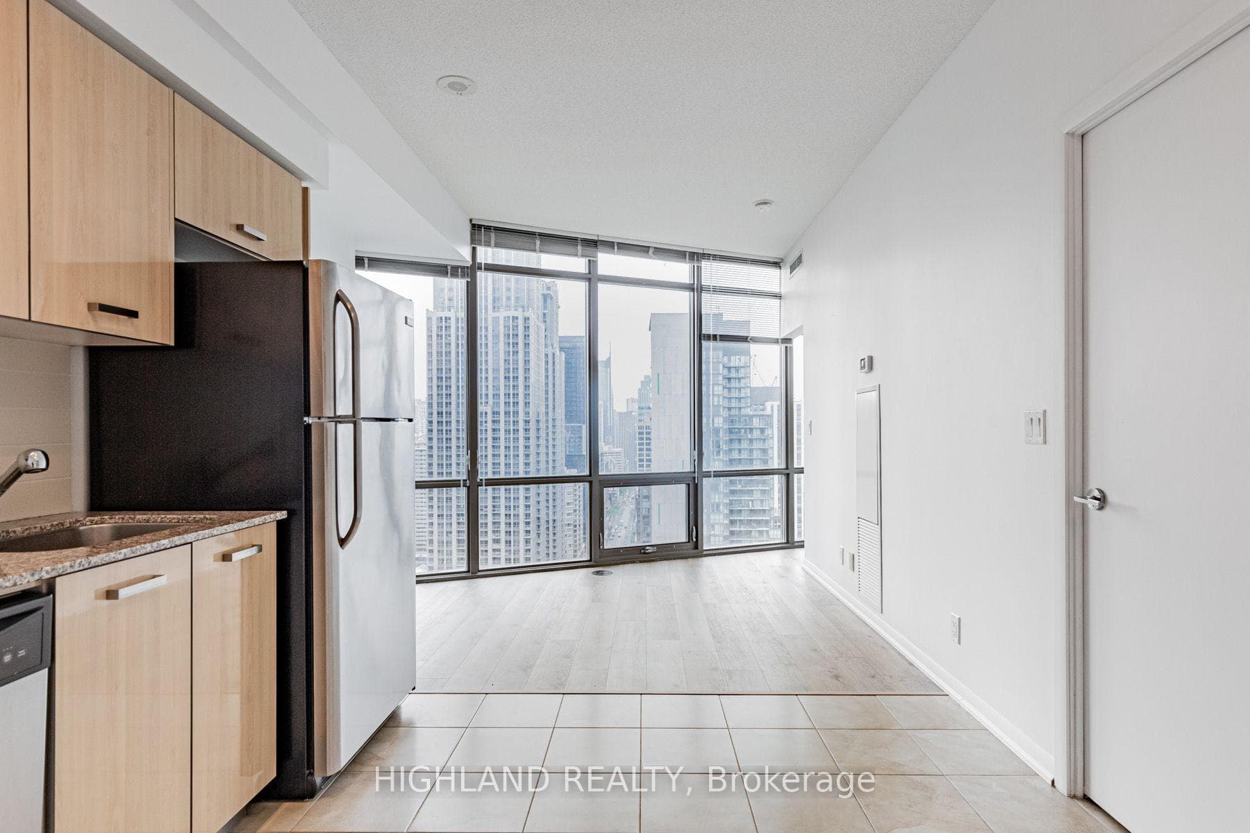 832 Bay Street Unit 2409 photo 8