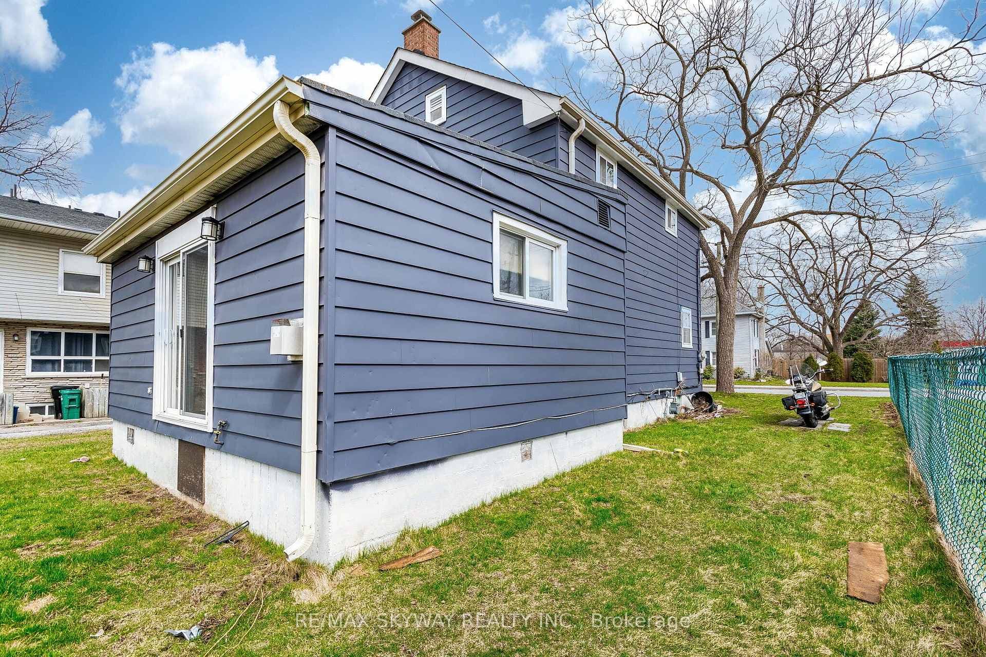 1230 Duke Street photo 5