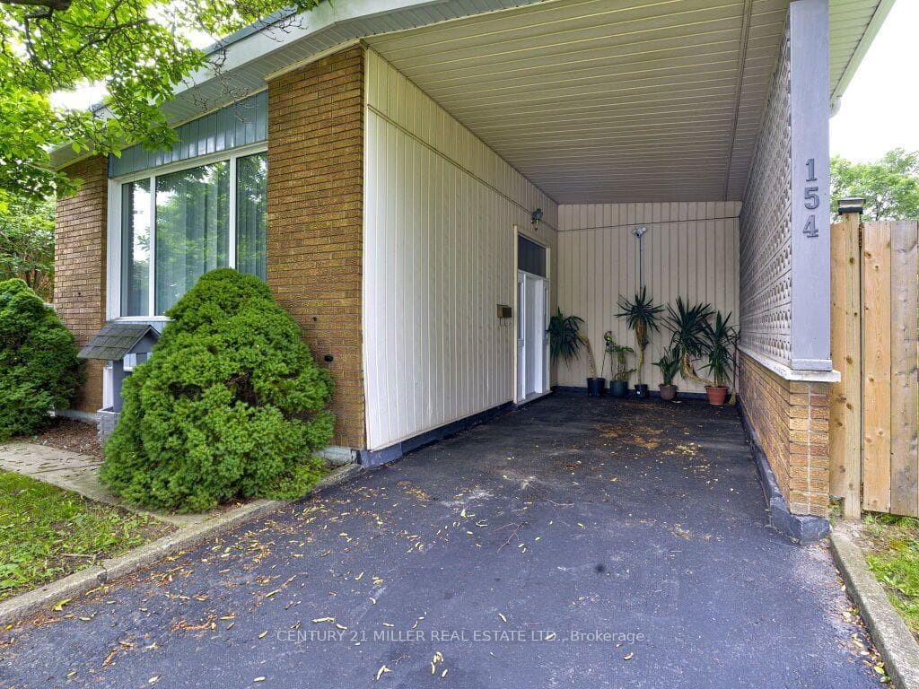 154 Luscombe Street photo 4