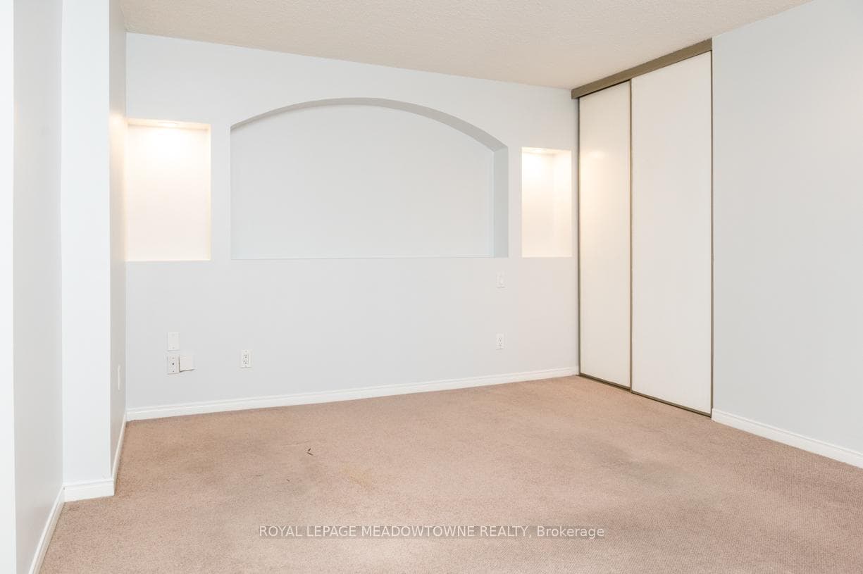 280 Simcoe Street Unit 1109 photo 17